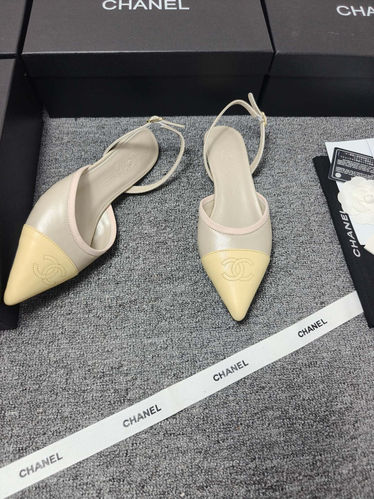 CC 26s Slingback Pointed Khahi Yellow Leather 681973