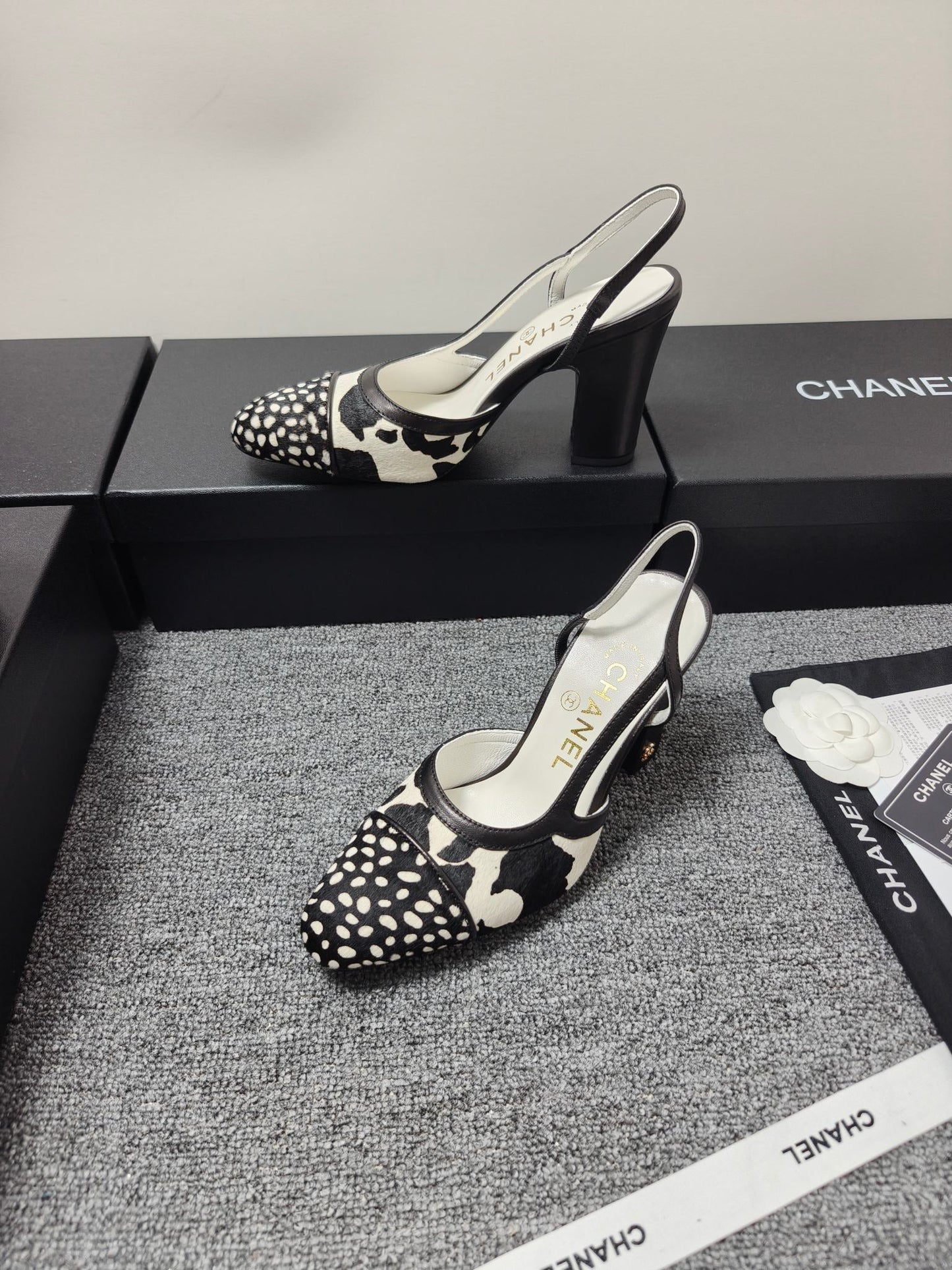 CC SS 2026 Slingbacks 9.5cm White Black Calfskin Lambskin