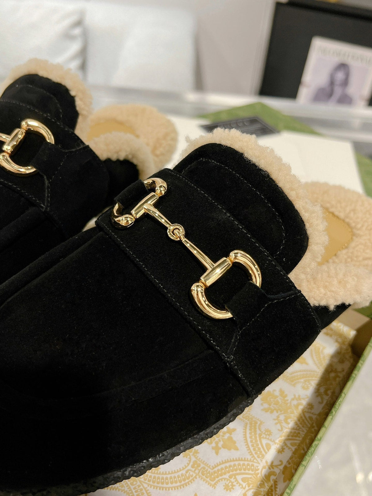 HORSEBIT MULE IN BLACK SUEDE AND FLEECE LINING