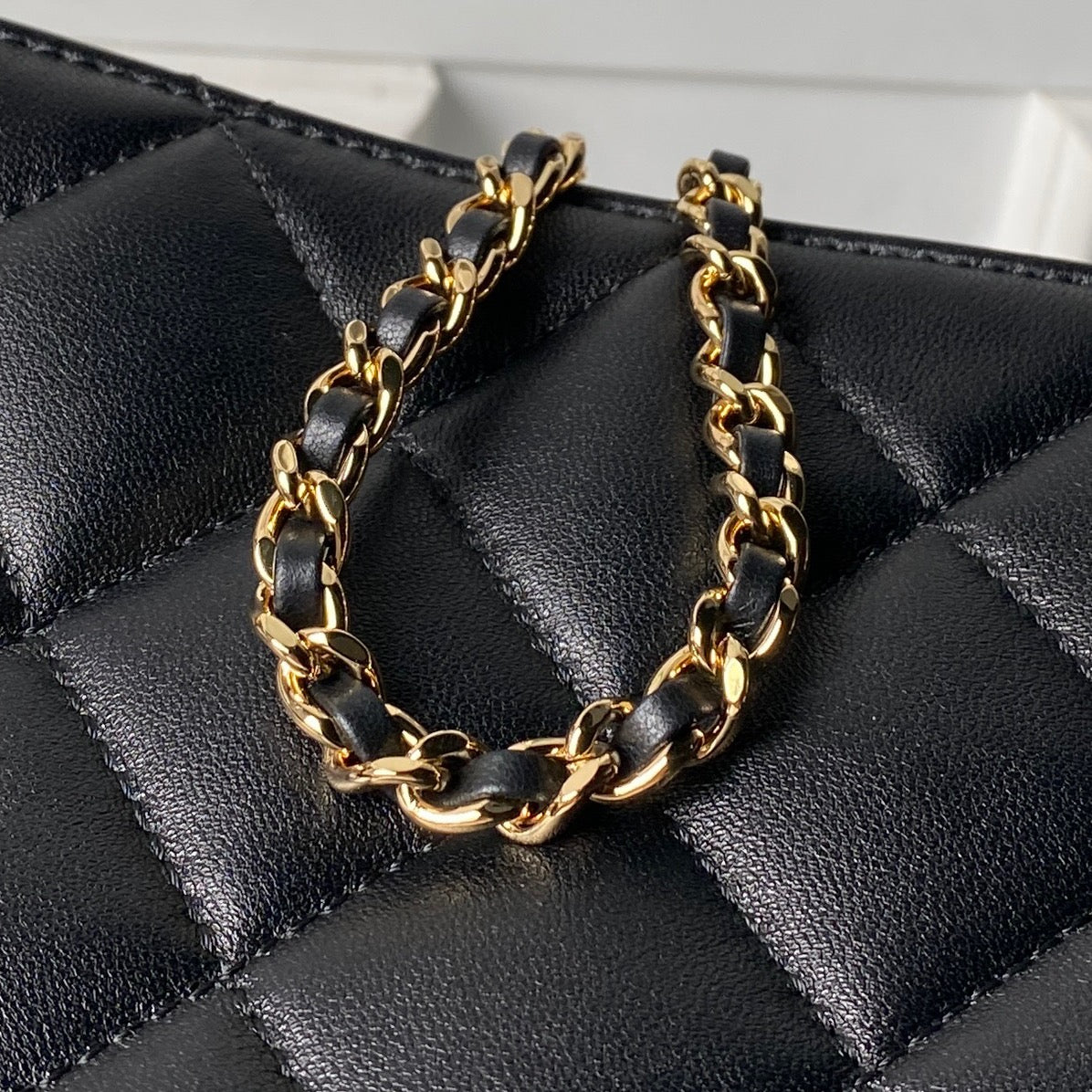 CC AS6248 Small Shopping 25cm Black Sheepskin