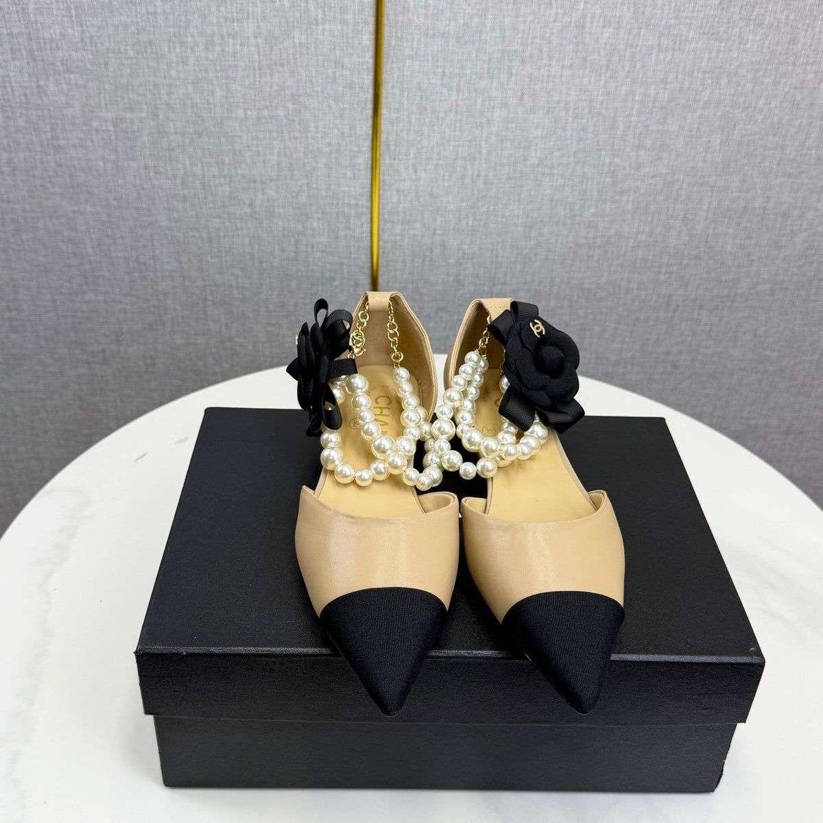 CC 25K New Pearl Chain Slingback Black Beige Sheepskin Fabric 541066