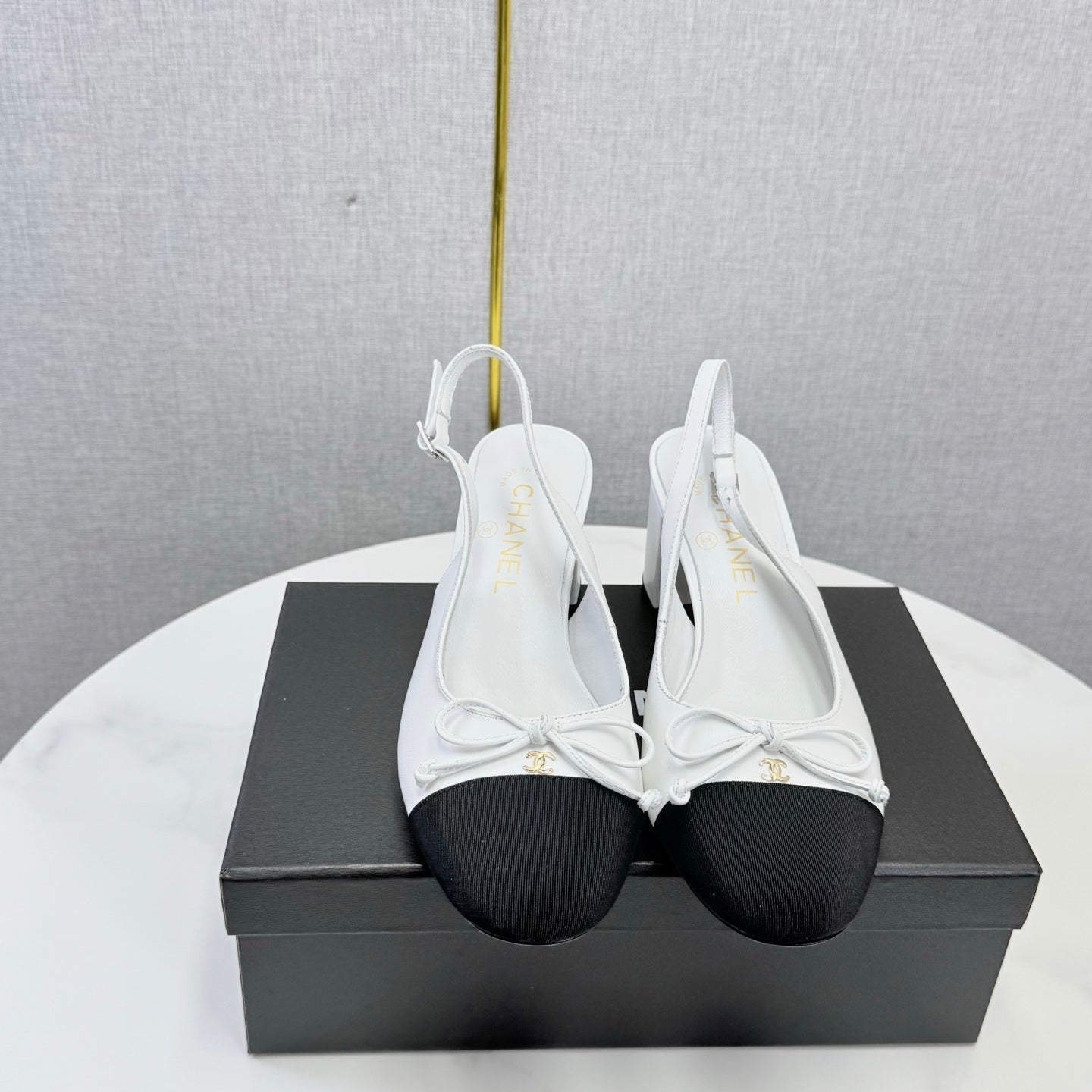 CC 26s Slingback Heels 45 Mm In White Lambskin And Fabric