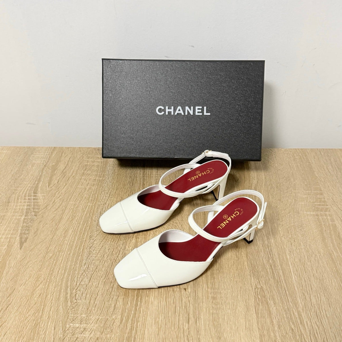 CC Métiers d’art 2026 Slingbacks 6.5cm White Patent Calfskin 865639