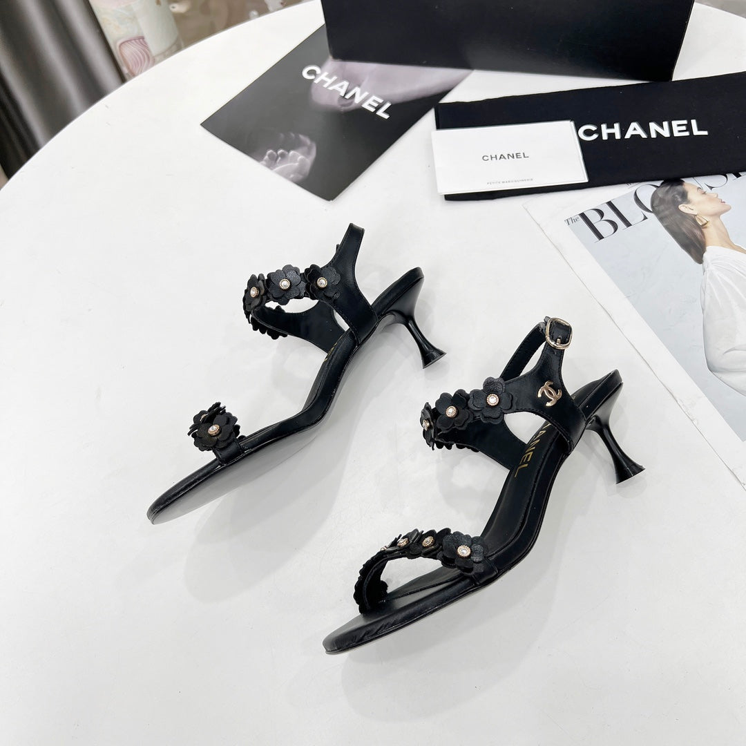 CC 26s Floral Sandal 5cm Black Sheepskin 867473