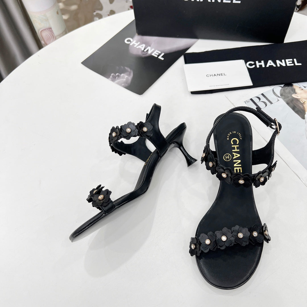 CC 26s Floral Sandal 5cm Black Sheepskin 867473