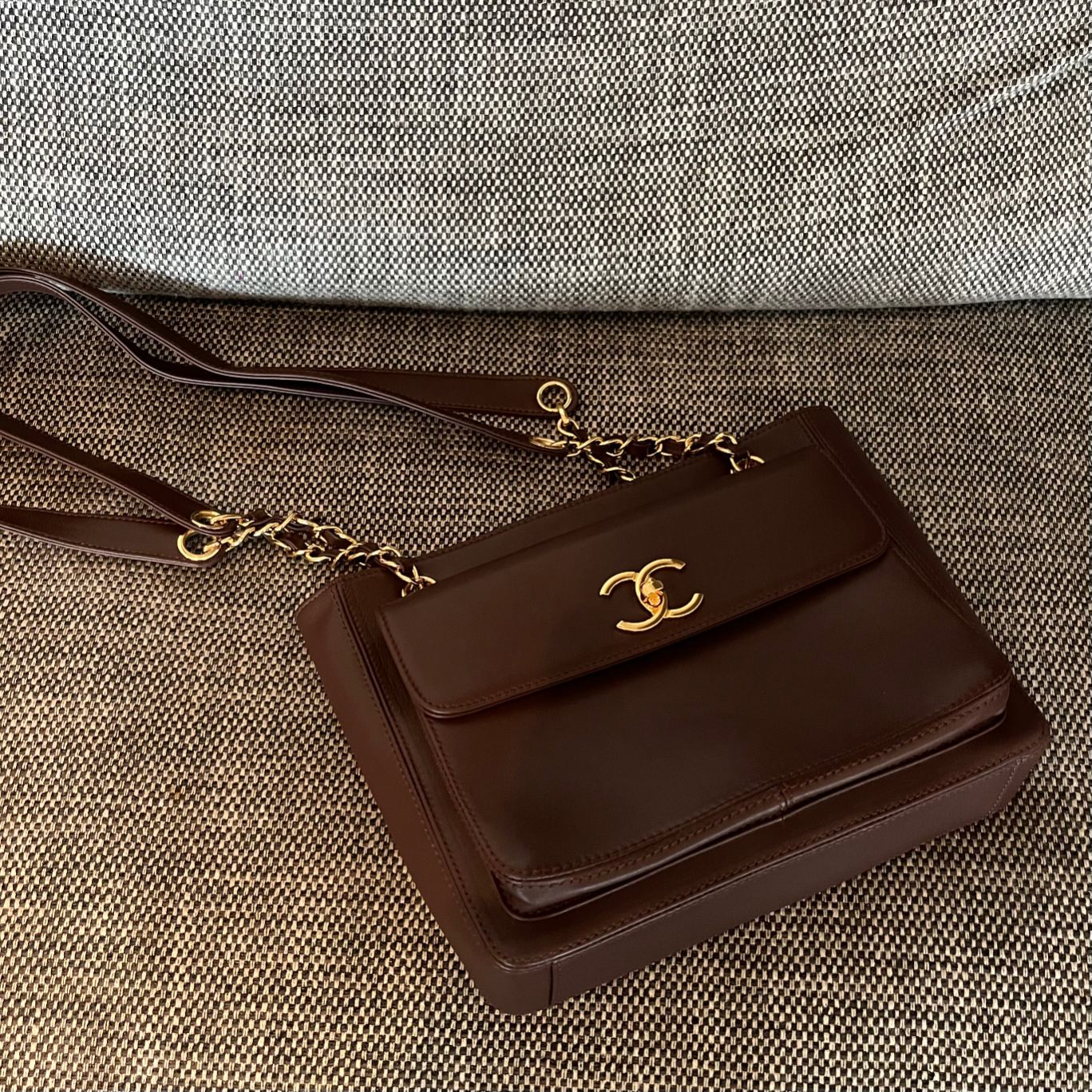 CC 26s Pocket Tote Bag Coffee Lambskin