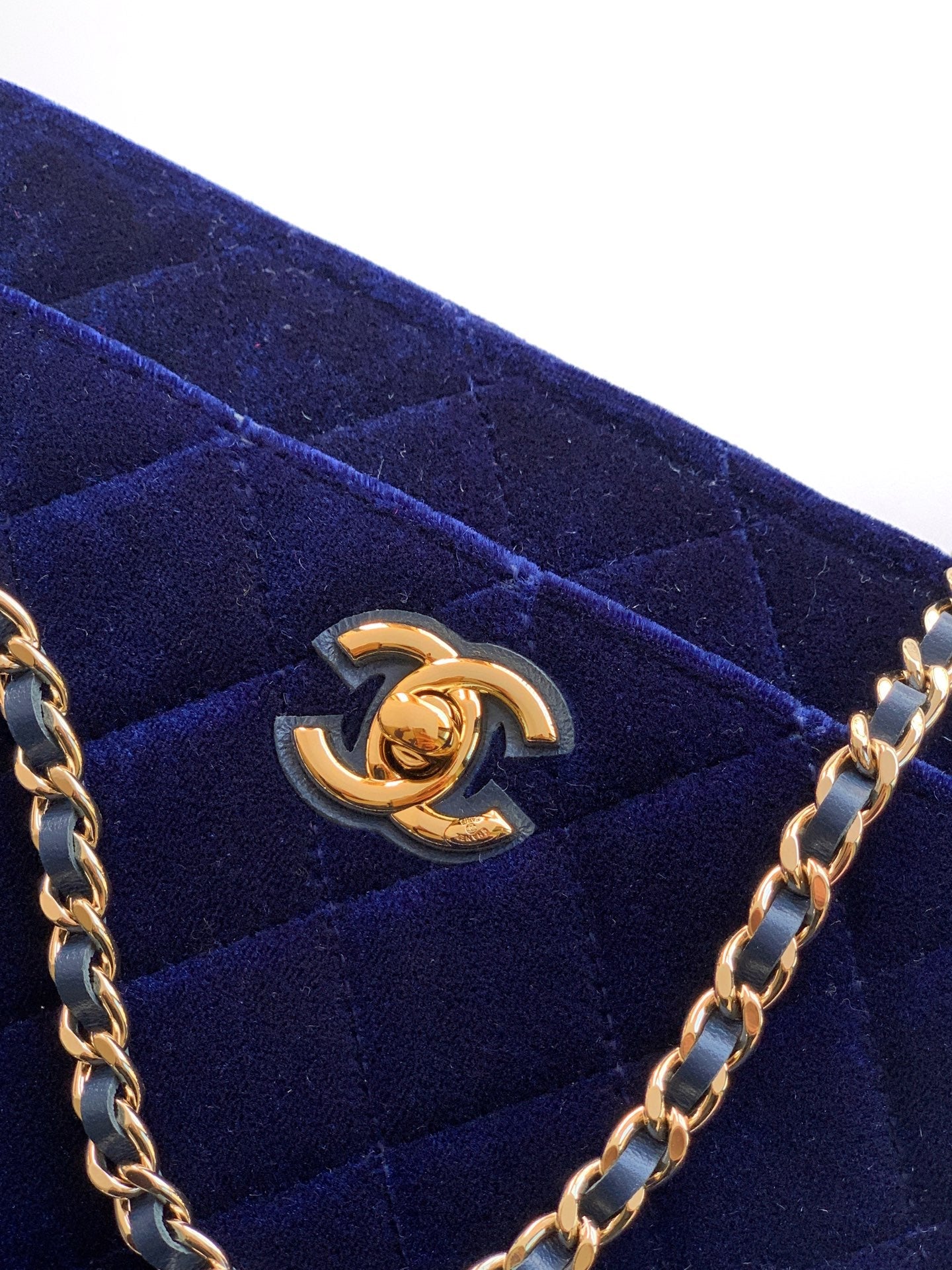 CC 26C Flap Bag 20 Navy Blue Velvet
