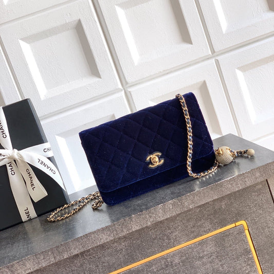 CC 26C Flap Bag 20 Navy Blue Velvet