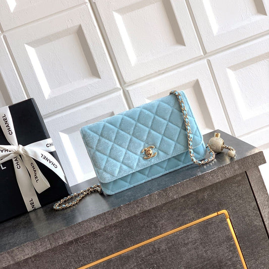 CC 26C Flap Bag 20 Light Blue Velvet