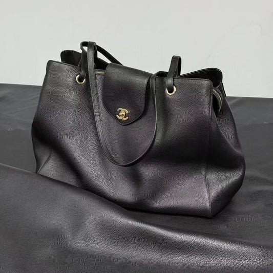CC Large Shopping Bag 46cm Black Grained Calfskin