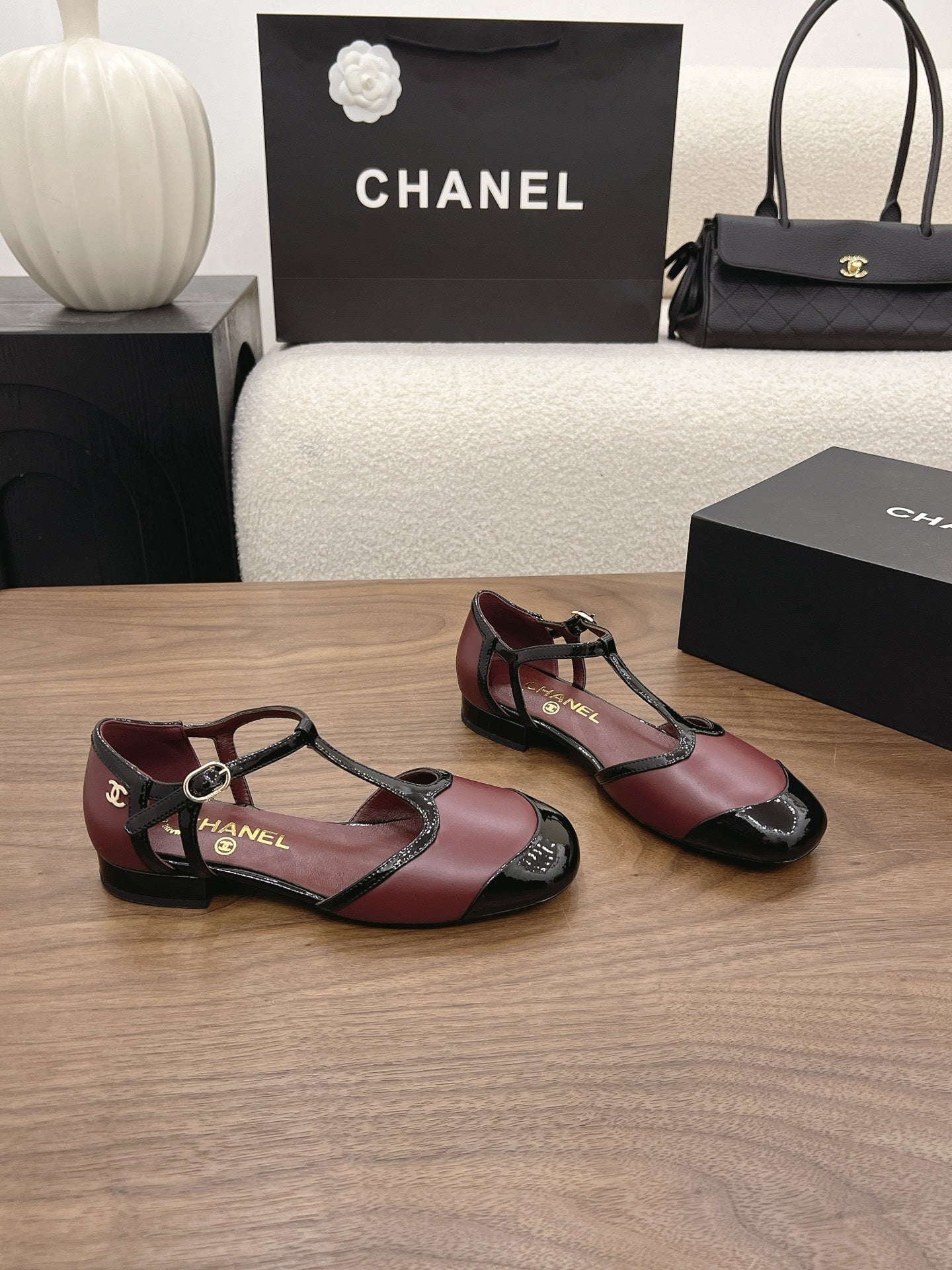 CC 26s Mary Jane Black Burgundy Lambskin Patent Leather 915326