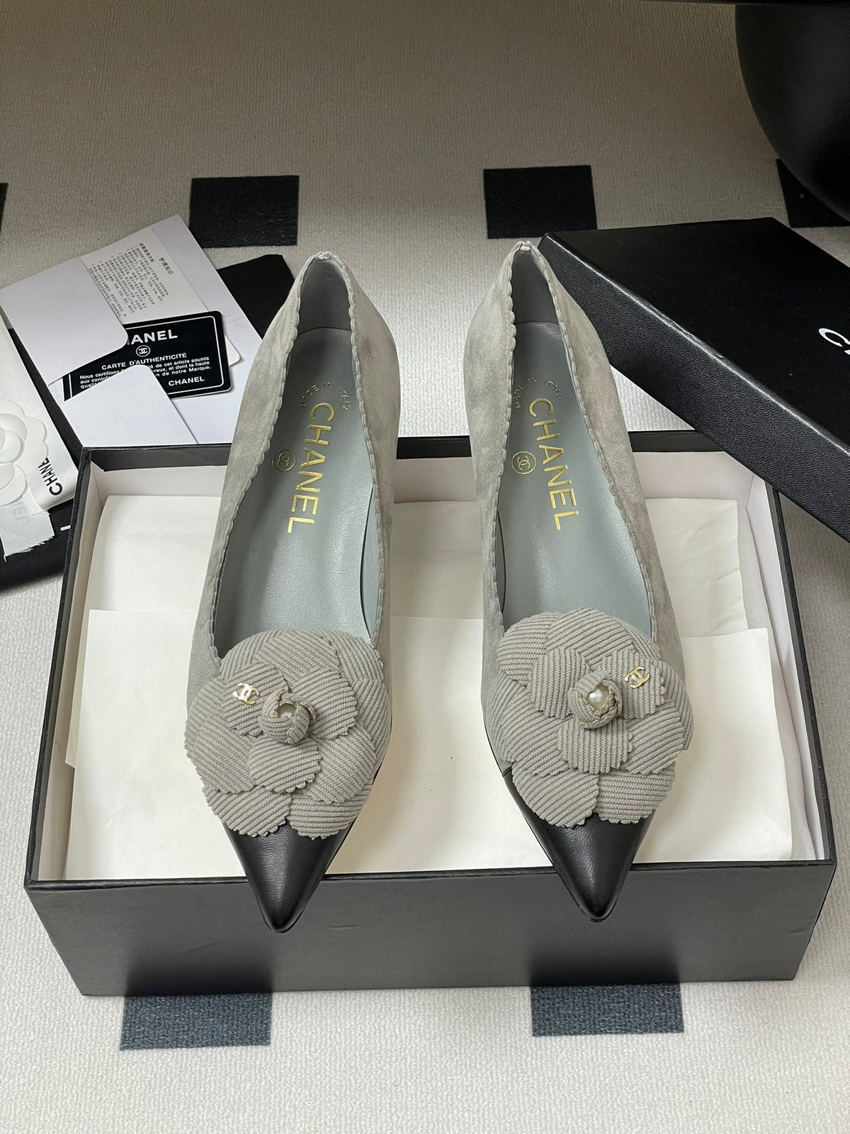 CC 25C Classic Camellia Pointed High Heels Pump 35mm Grey Suede 247611