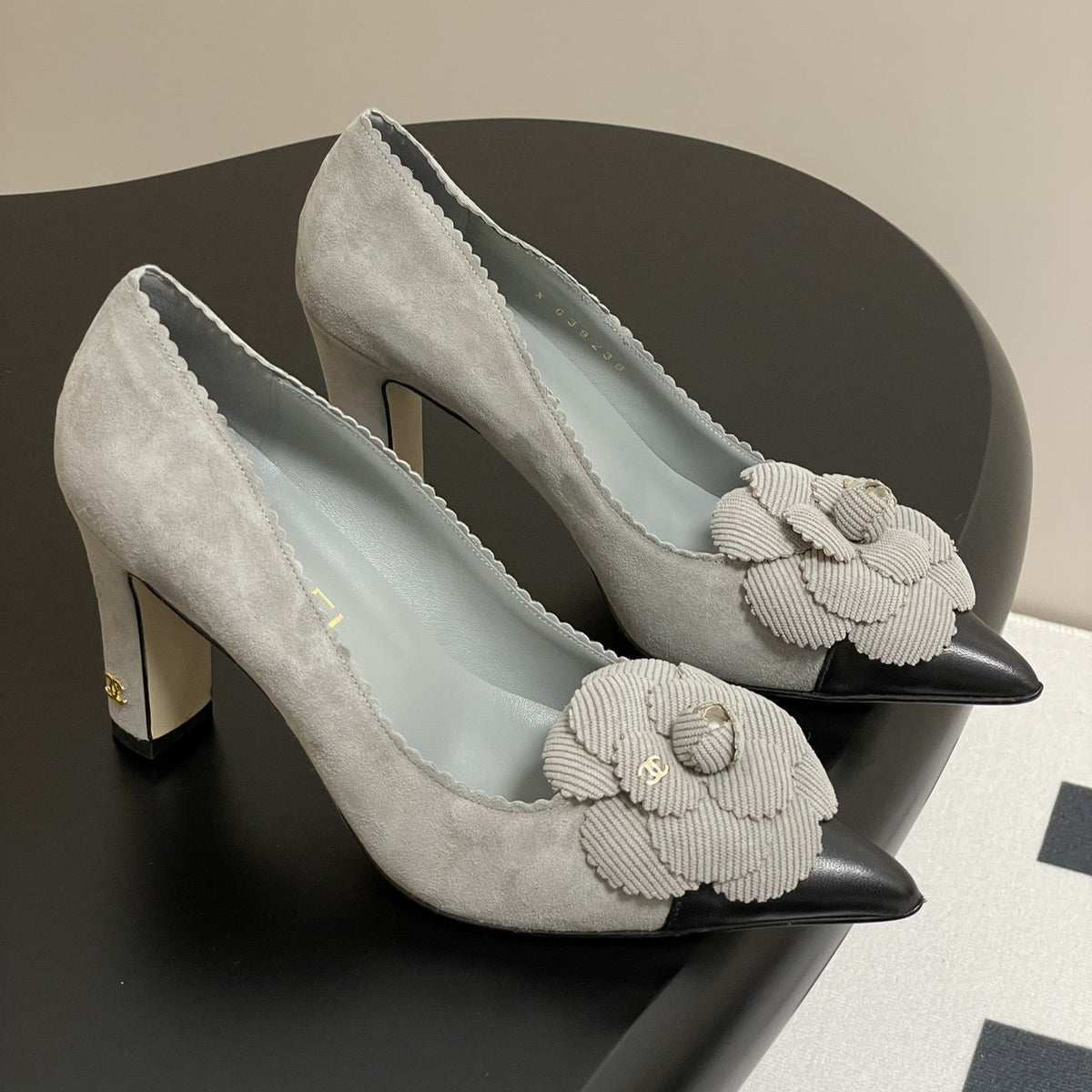 CC 25C Classic Camellia Pointed High Heels Pump 85mm Grey Suede 247615