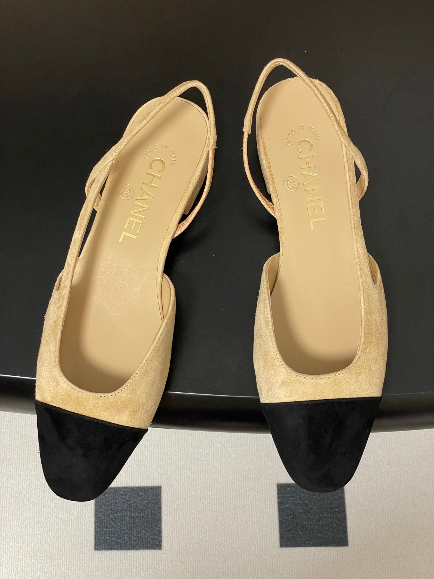 CC 25 SlingBack Flat 20mm Beige Black Suede 393995