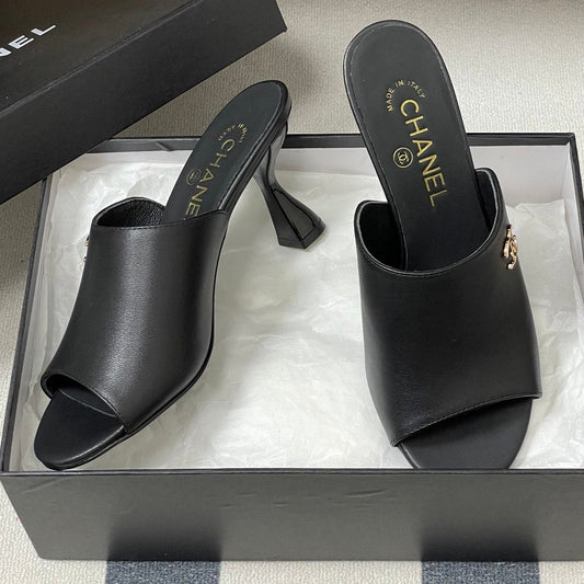 CC 26 Sandal Black Lambskin 593324