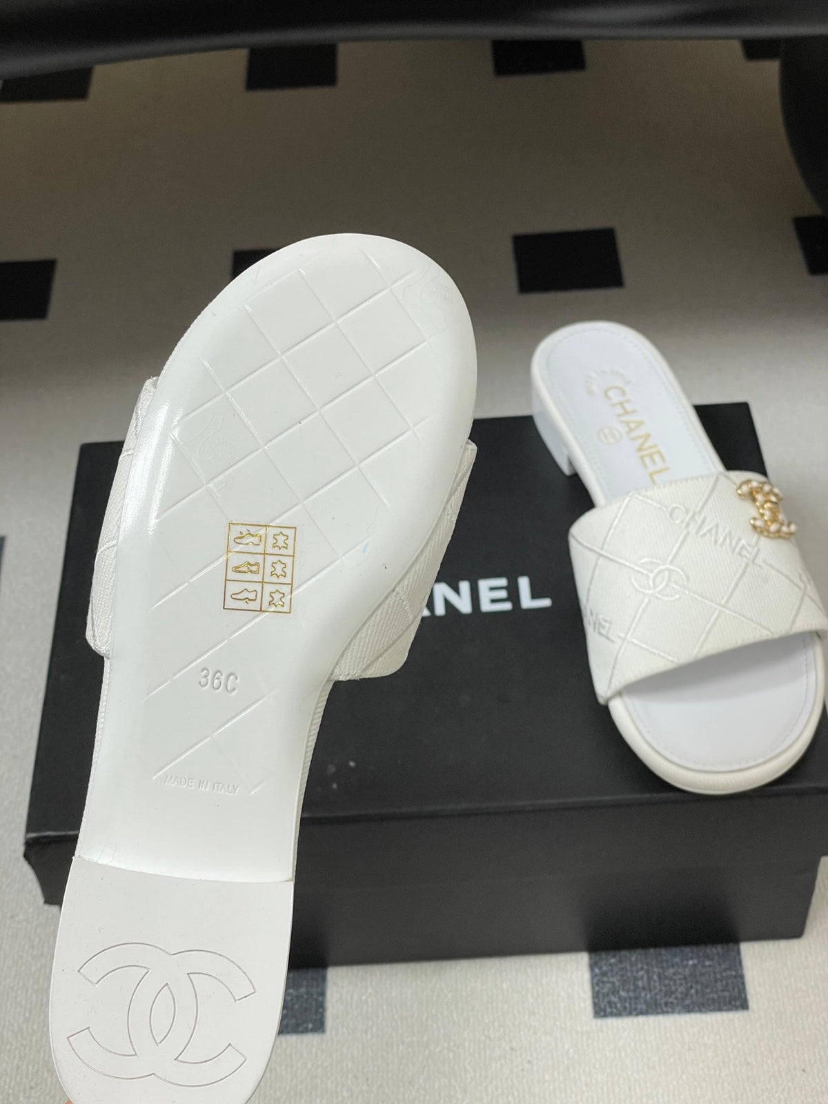 CC 26s Flat Sandals White Canvas Sheepskin Double C 649510