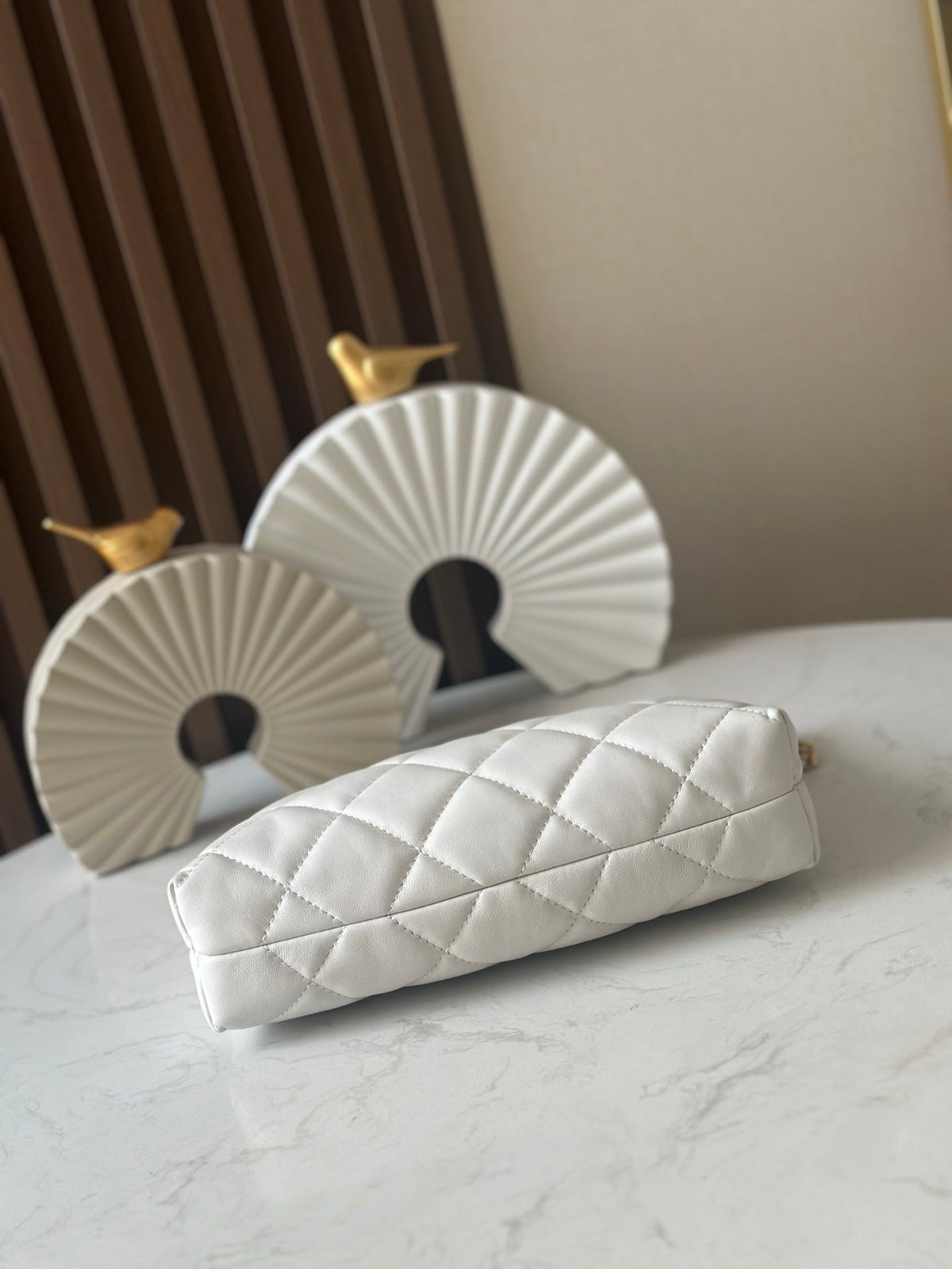 Chanel 26s Hobo Bag 26 In White Lambskin