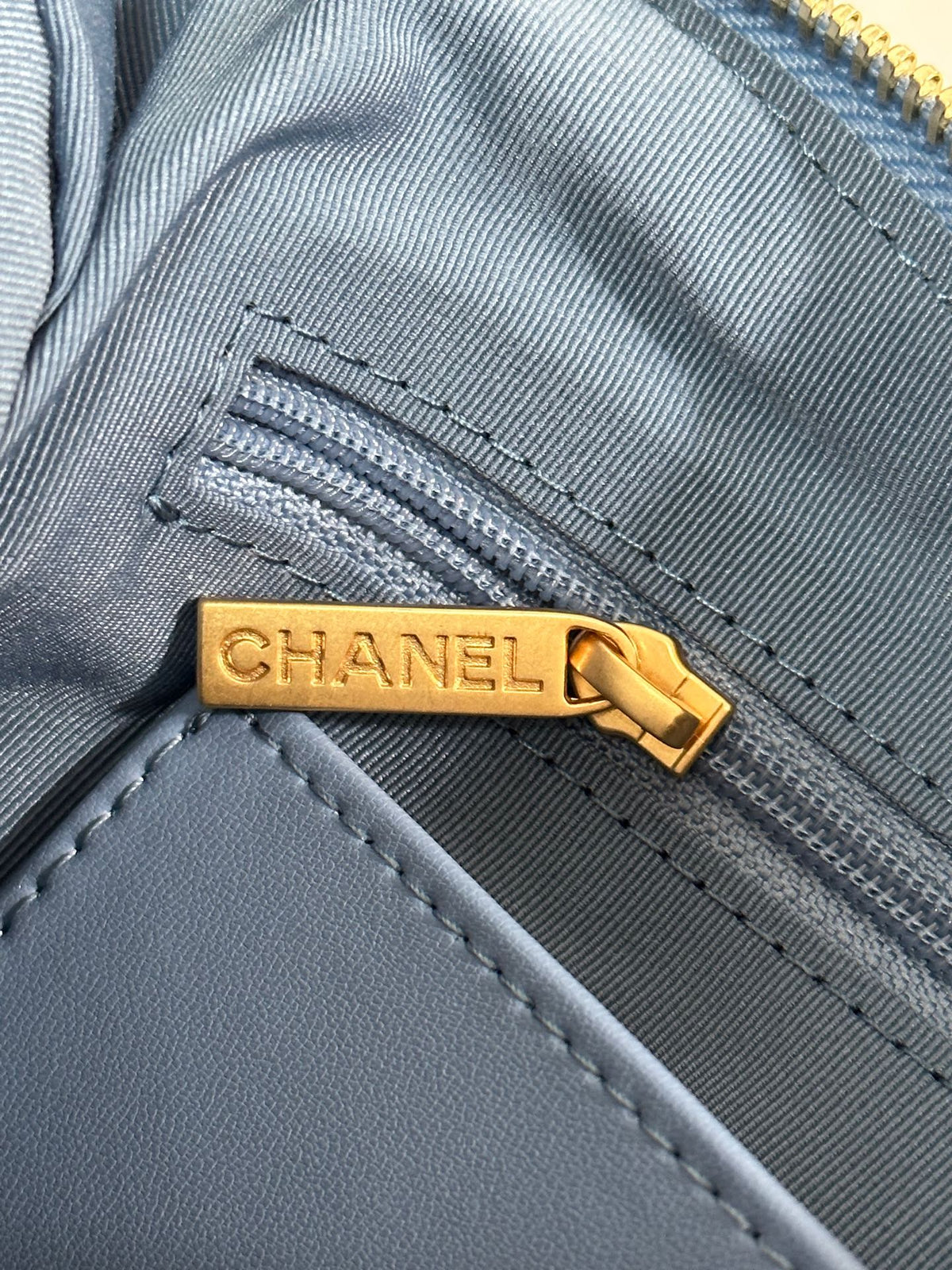 CC 25C Hobo 35cm Baby Blue Demin Gold Hardware 243567