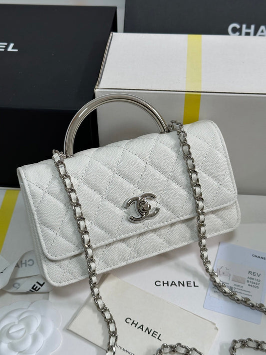 CC 25P Wallet Woc Handle 17cm White Leather Silver Hardware 243442