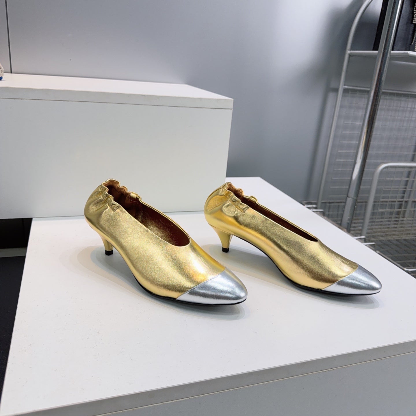 CC 2026 Pumps 4.5cm Sliver Gold Lambskin 741645