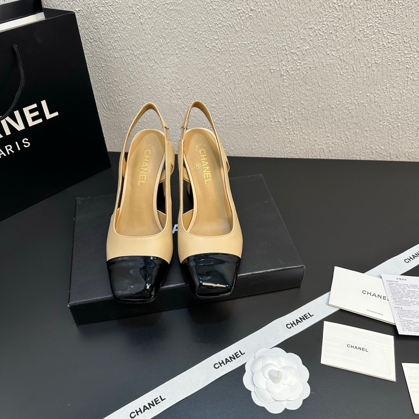 CC Slingback Block Heel Beige Black Leather 864113