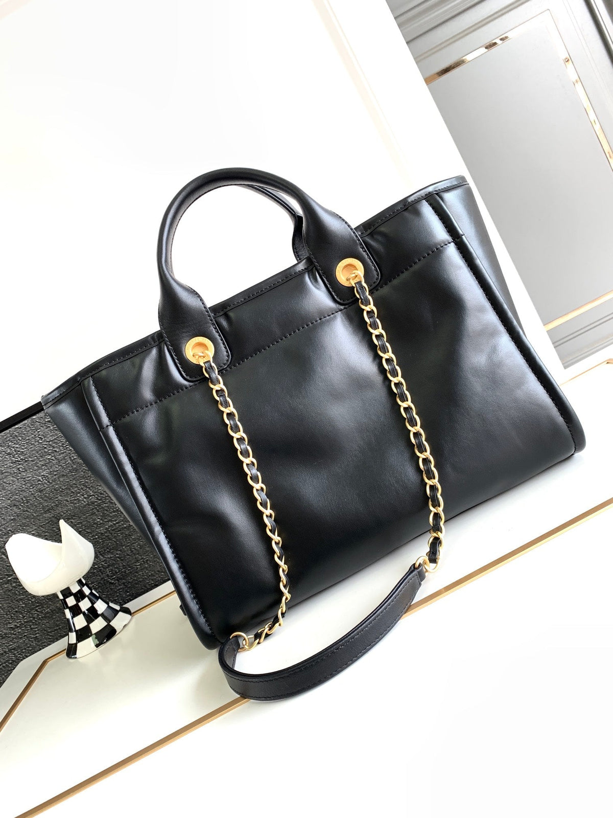 CC MEDIUM DEAUVILLE TOTE BAG 33CM BLACK CALFSKIN GHW