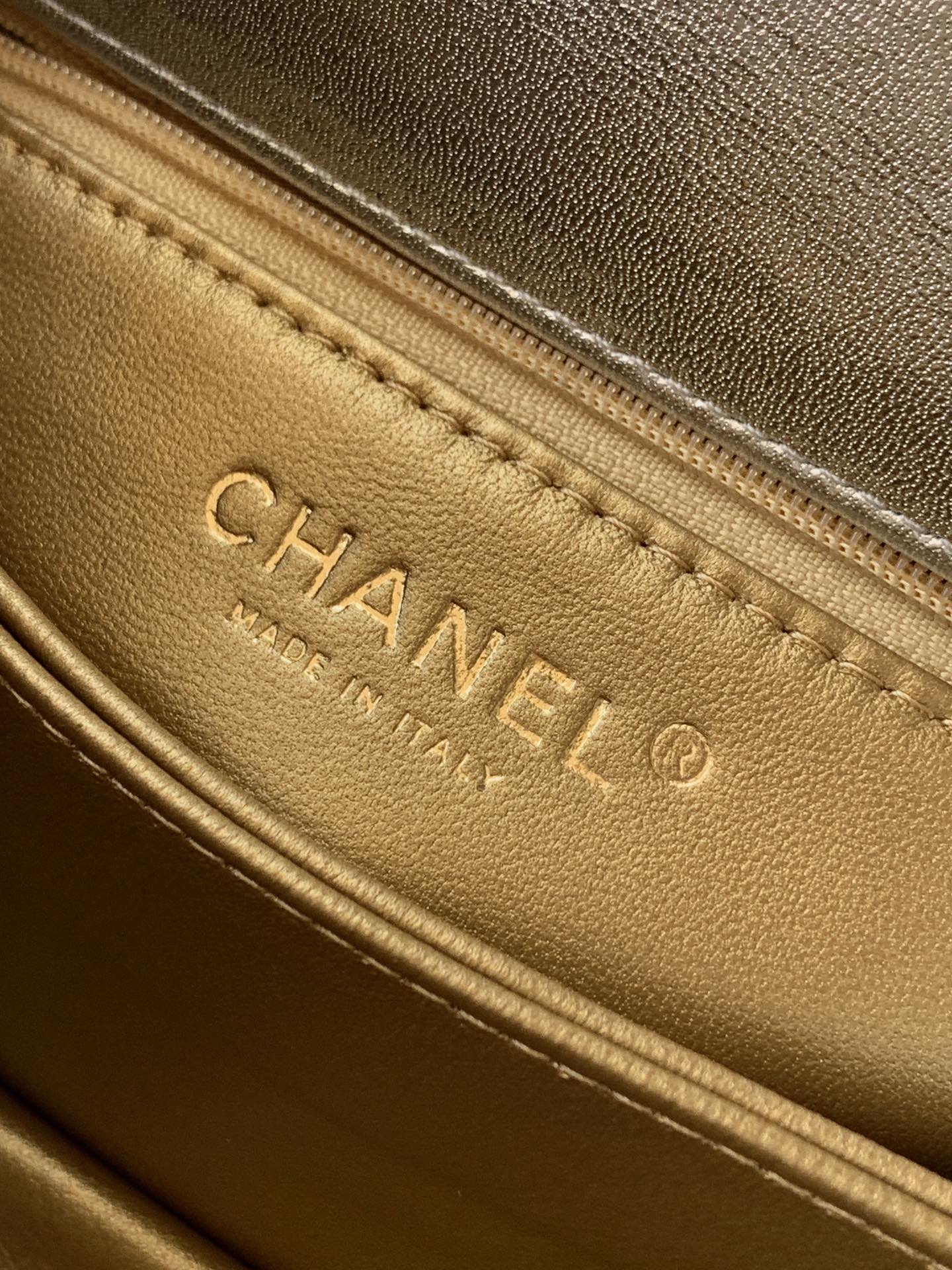 CC Coco Top Handle Bag 23cm Sliver Metalic Quited Leather