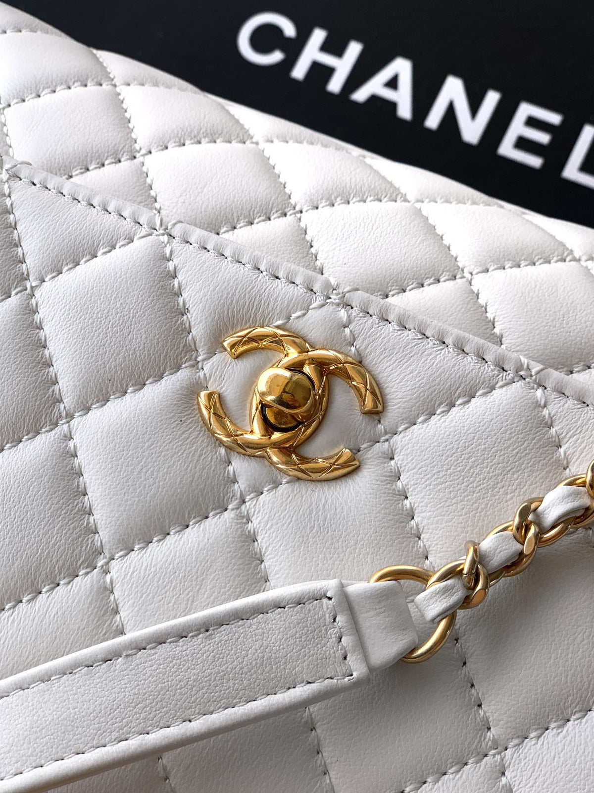CC Coco Top Handle Bag 23cm White Quited Leather