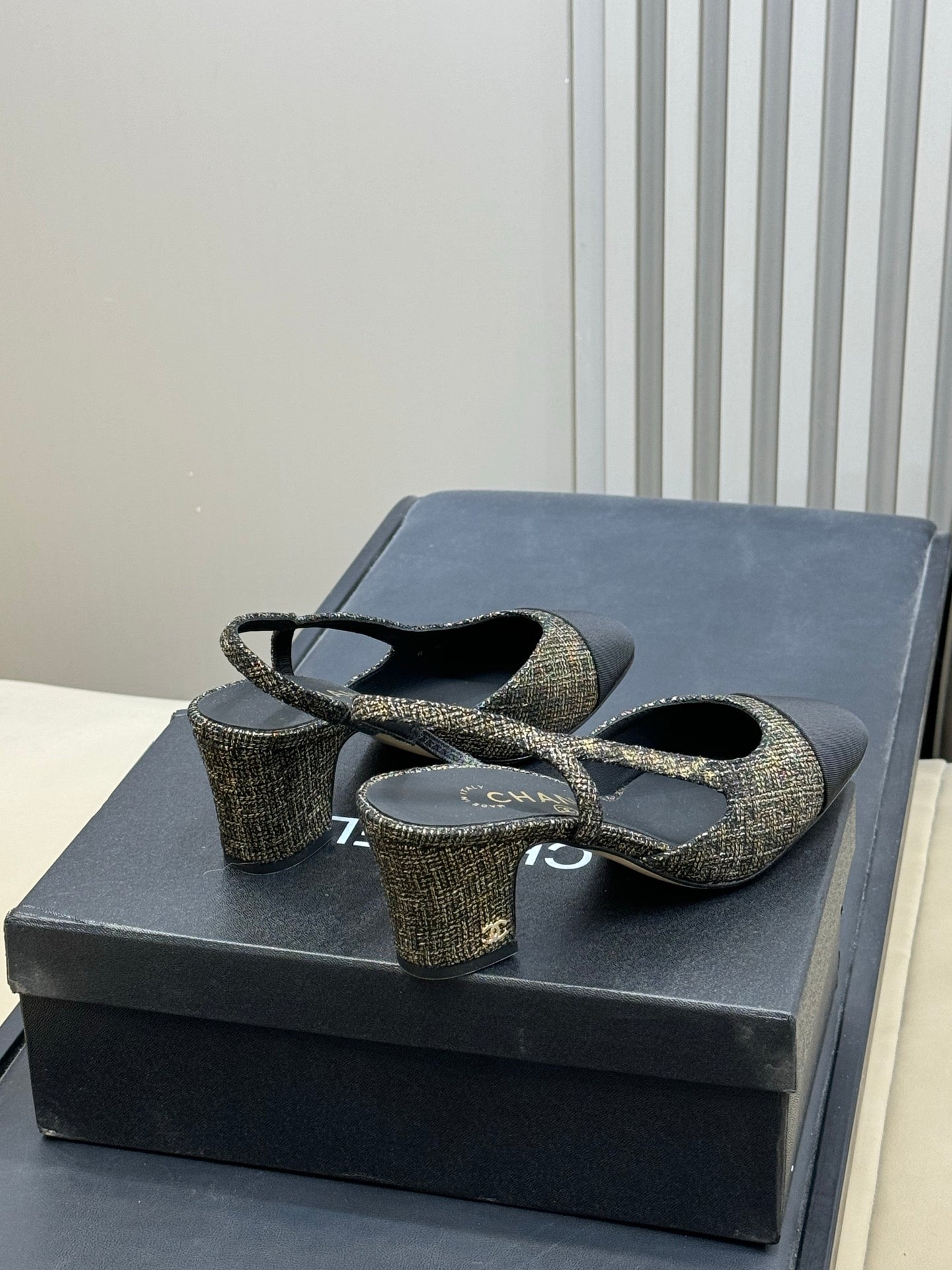 CC 26ss Slingback 7cm Black Gold Tweed Velvet 623156