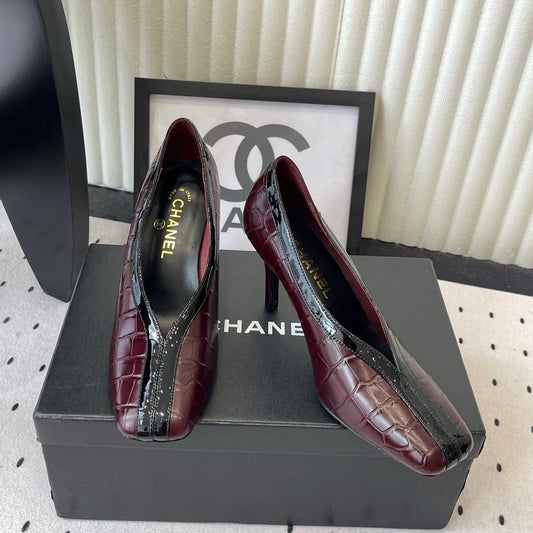 CC 26s Matthieu Blazy Pump 9.5cm Burgundy Embossed Leather 807479