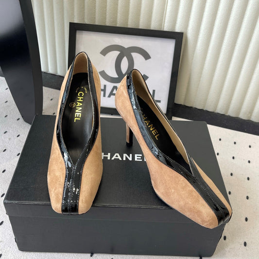 CC 26s Matthieu Blazy Pump 9.5cm Beige Suede 807481