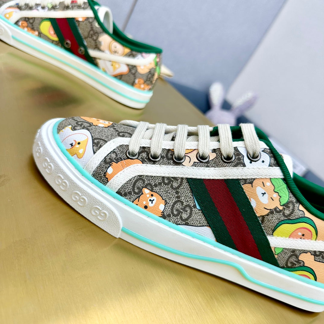 GG TENNIS 1977 TRAINER CANVAS WITH ANIMALS MOTIF