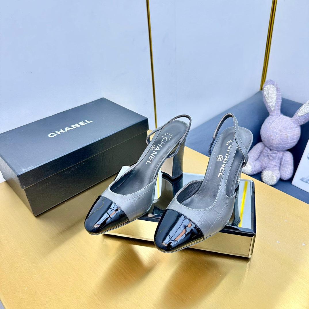 cc slingback pumps 90 in grey lambskin and black patent calfskin 137452