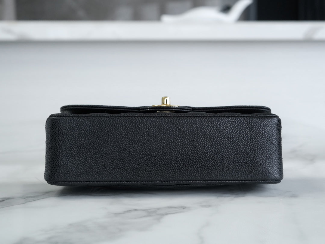 CLASSIC FLAP 23 BLACK CAVIAR GOLD HARDWARE