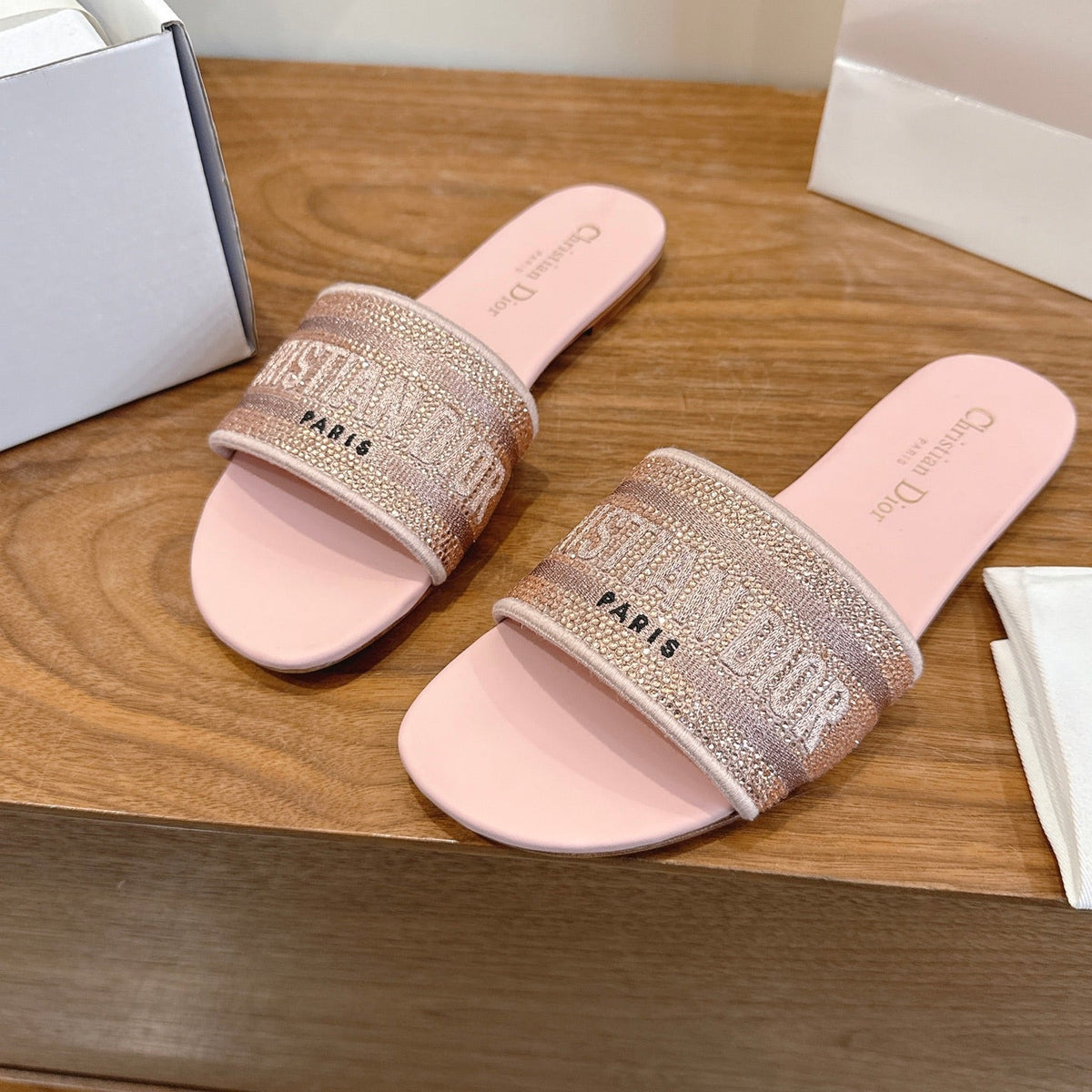 CD 26s Embroidered Sandals Pink Canvas Leather 685602