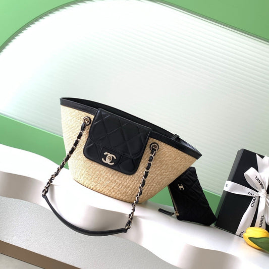 CC 2026 Medium Shopping Bag Beige Black Straw Calfskin