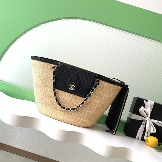 CC 2026 Large Shopping Bag Beige Black Straw Calfskin