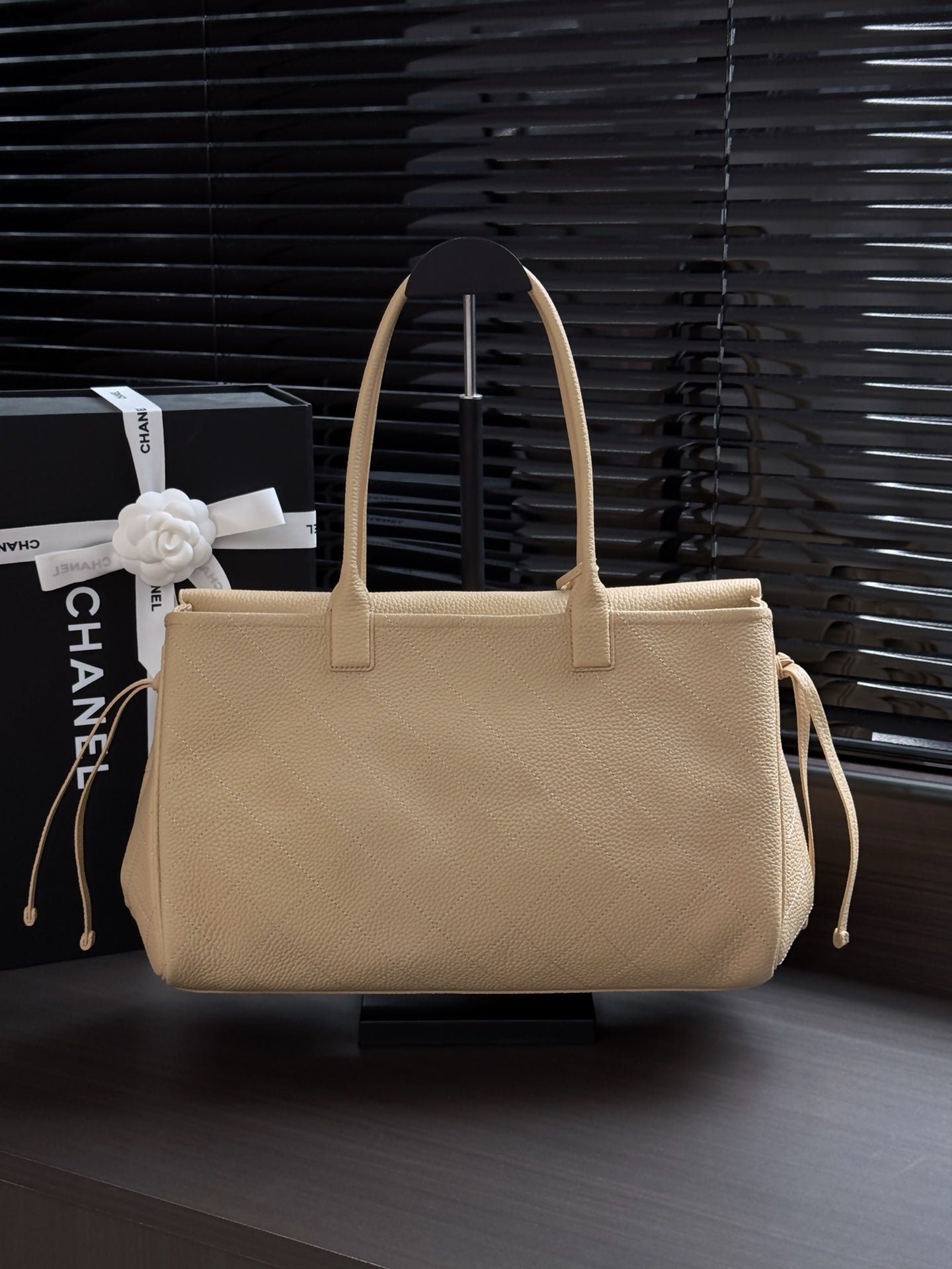 CC 26s Small Shopping Bag Beige Calfskin 143387