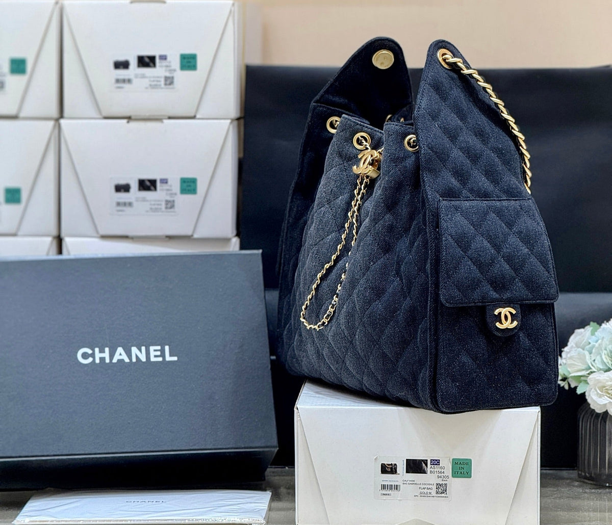 CC 25 Handbag 40 In Dark Blue Denim Gold Hardware