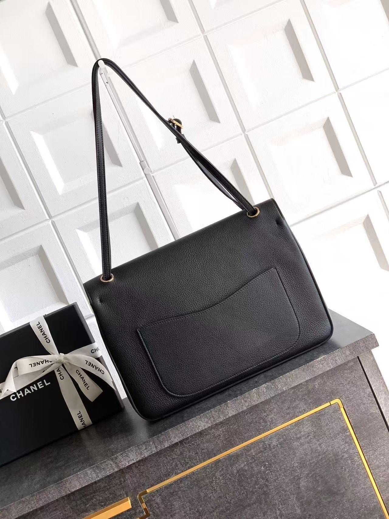 Chanel 2026 Flap Bag 33cm Black Caviar Calfskin