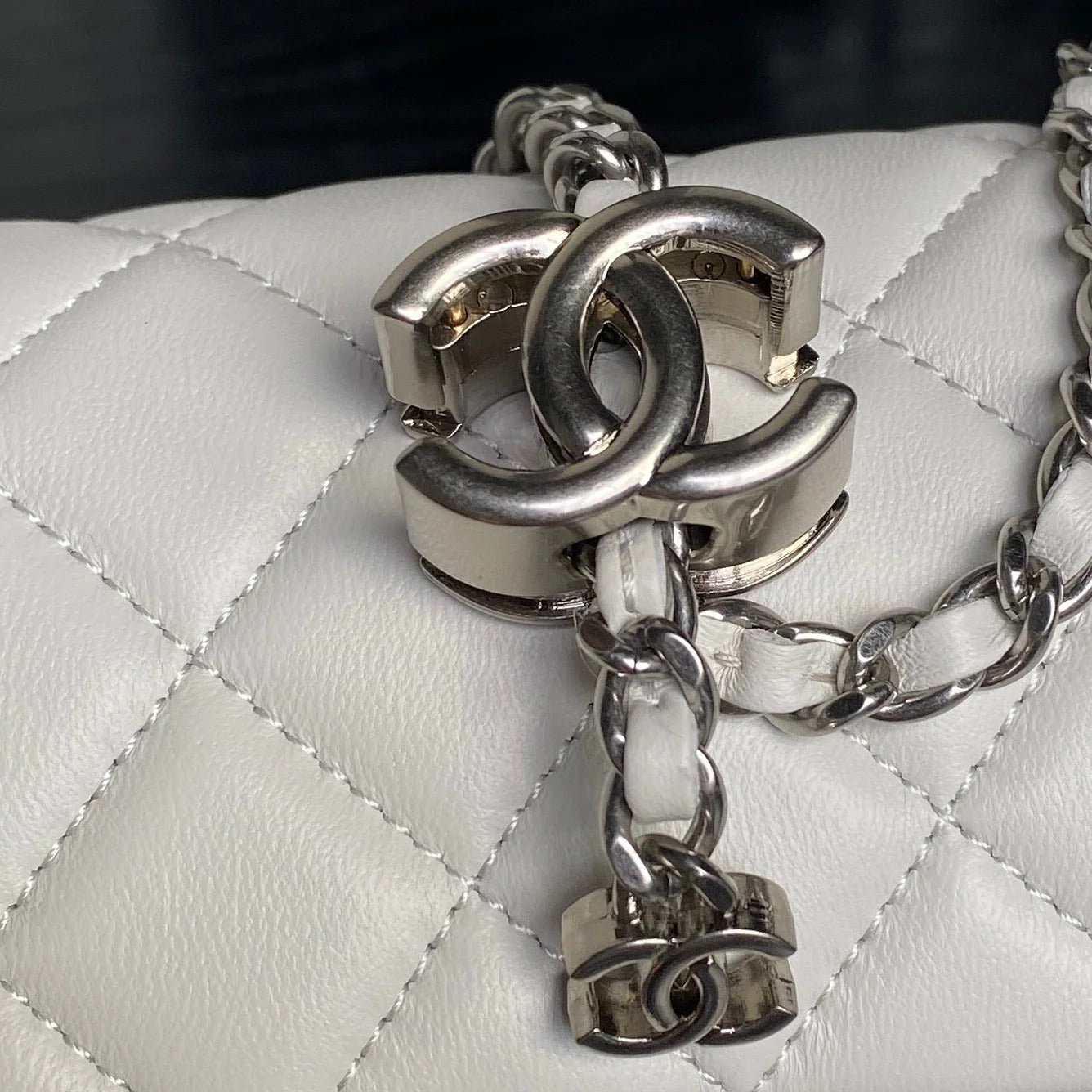 CHANEL 25S FLAP BAG 20 IN WHITE CALFSKIN SILVER HARDWARE