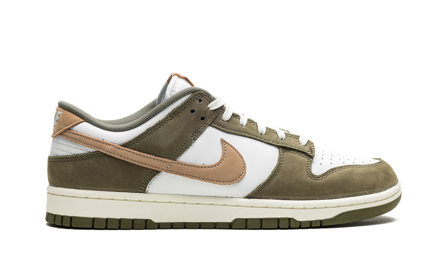 Dunk Low "Medium Olive" FQ8250 200